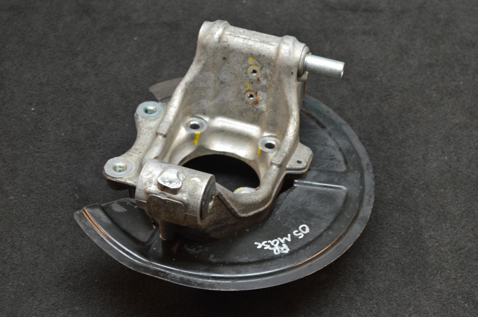 02-06 M138 MASERATI COUPE SPYDER 4.2L REAR RIGHT PASSENGER SPINDLE HUB
