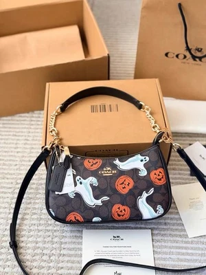 NWT-Teri Shoulder Bag In Signature Canvas Pumpkin Halloween Print CCE71 - Image 1 of 4