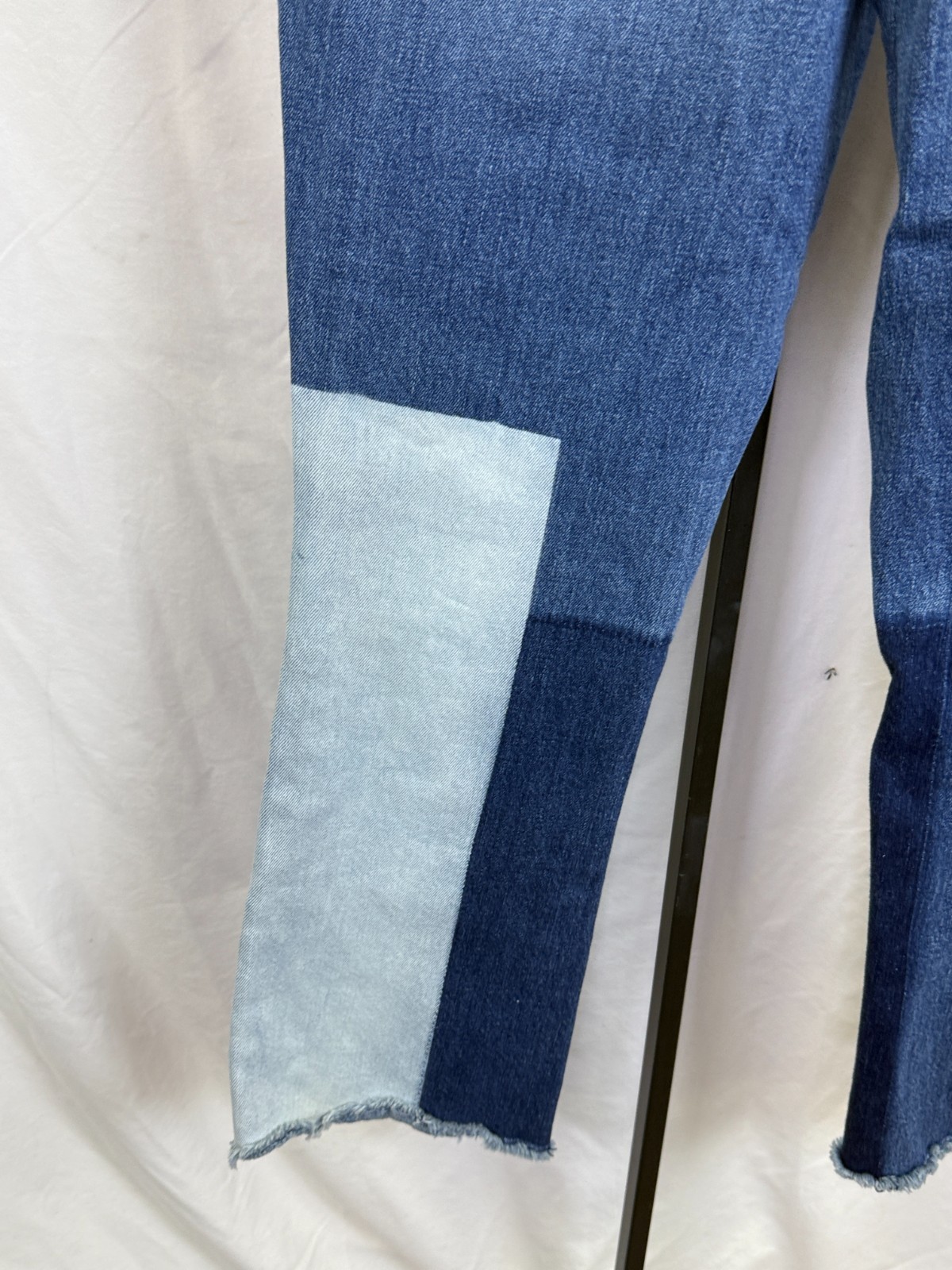 Universal Thread Women's Patchwork Jeans Size 2 2… - image 5