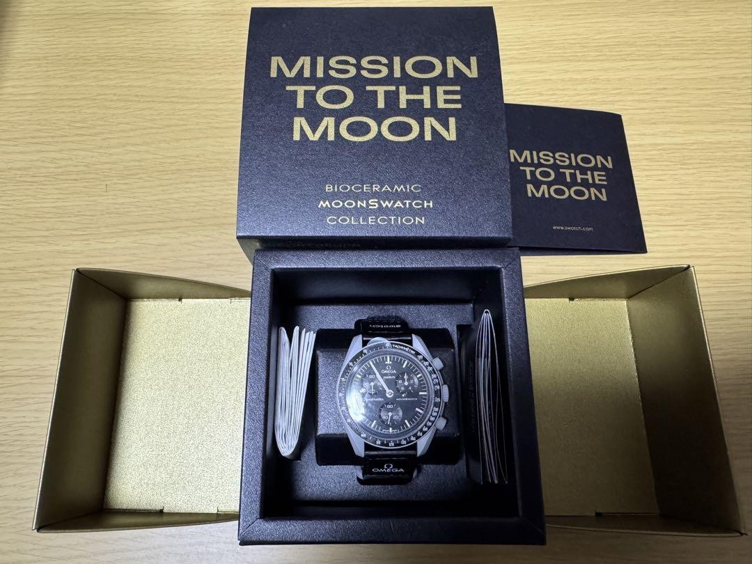 時計 MoonSwatch Mission to the Moon MISSION TO THE MOON - SO33M100 | Swatch® United States