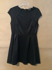 Romeo & Juliet Couture Women's Size L Short Sleeve Black Dress