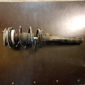 ✅✅✅BMW E81 E87 Linker Vorderer Stoßdämpfer 1096853 31311096853 6759561 AA