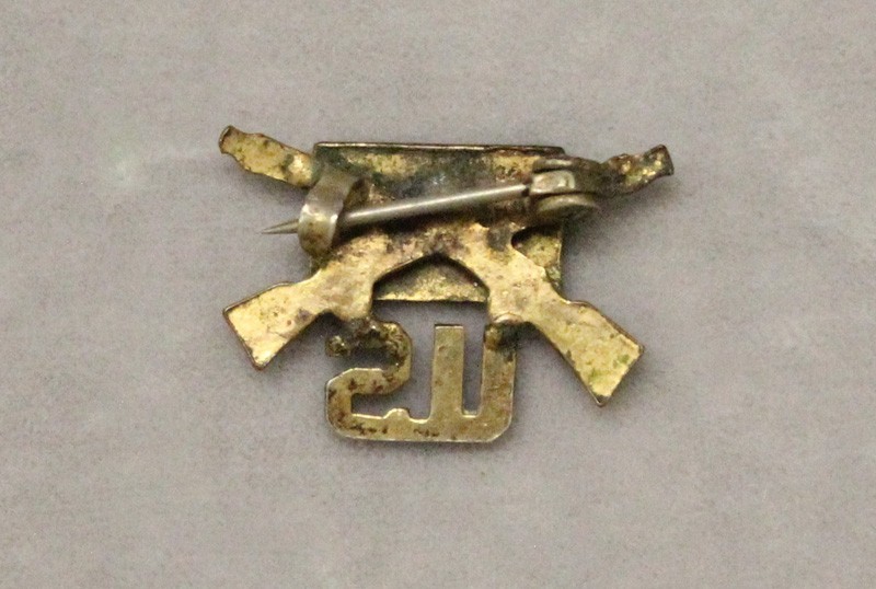 WWI era Sweetheart Son-In-Service pin: 1 Star, Crossed Rifles and US