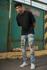 Rue 21 High-Waist Mom Jeans with Graffiti Graphic Print — listing 6