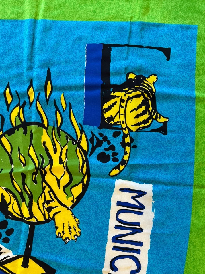 RARO Escada Tiger Shadow Munich Vintage Años 80 Diseñador Bufanda de Seda con 34"x 34" Foto 4 de 4