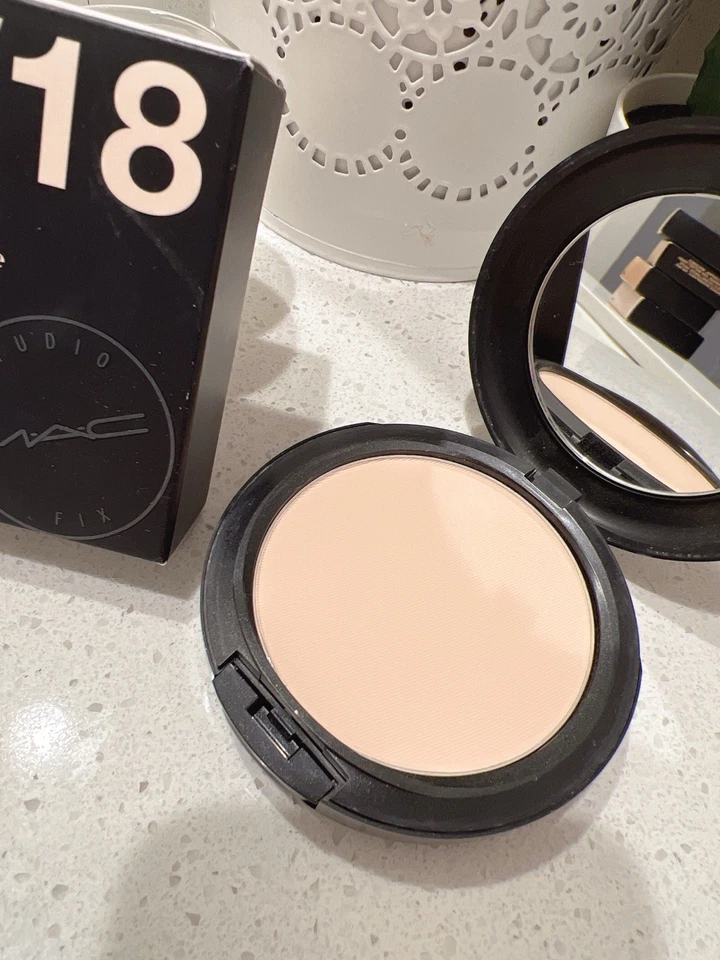 Base MAC Studio Fix Powder Plus - NW18, 0,52 oz nueva en caja Foto 3 de 4