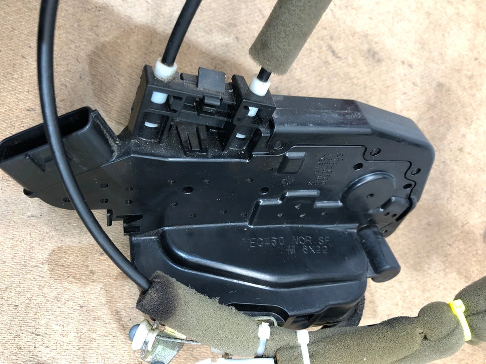 OEM INFINITI G25 G35 G37 SEDÁN TRASERO IZQUIERDO LADO CONDUCTOR CERRADURA PUERTA PESTILLO ACTUADOR L2 Foto 4 de 4