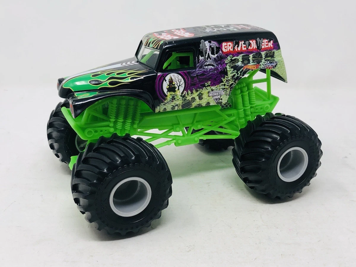  Monster Jam, Official Grave Digger (Green/Black) Monster Truck,  Collector Die-Cast Vehicle, 1:24 Scale, Kids Toys for Boys Ages 3 and up :  Toys & Games