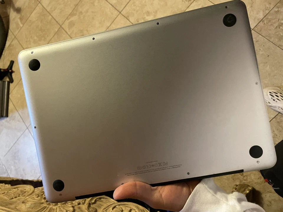 Apple MacBook Pro (500GB, Intel Core i7, 2.4GHz, 8GB) Laptop - Silver - A1286 - Image 4 of 4