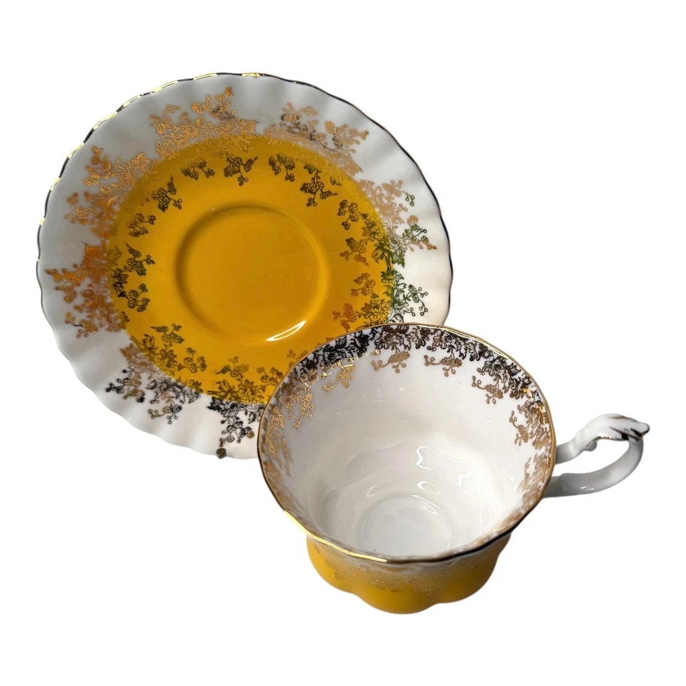 Royal Albert Regal Series TEA CUP & SAUCER SET Gold Yellow Bone China Scalloped - Image 2 of 4