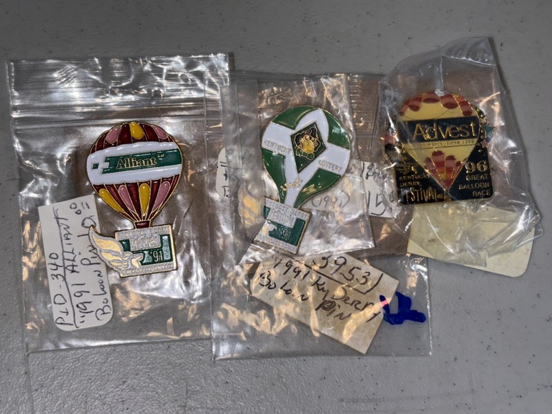 ⬇️1991 and 1996 Kentucky Derby Festival Great Balloon Race Pin Set LL