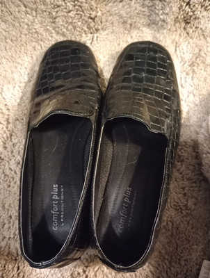 comfort plus shoes by predictions Faux Alligator Skin Black Slip Ons