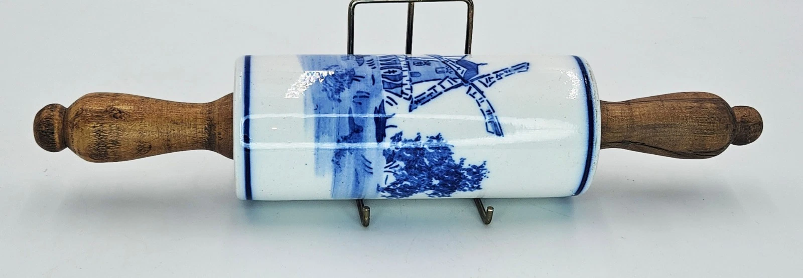Rolling Pin Ceramic with Wood Handles and Blue on White Windmill Design Antique
Opens in a new windo