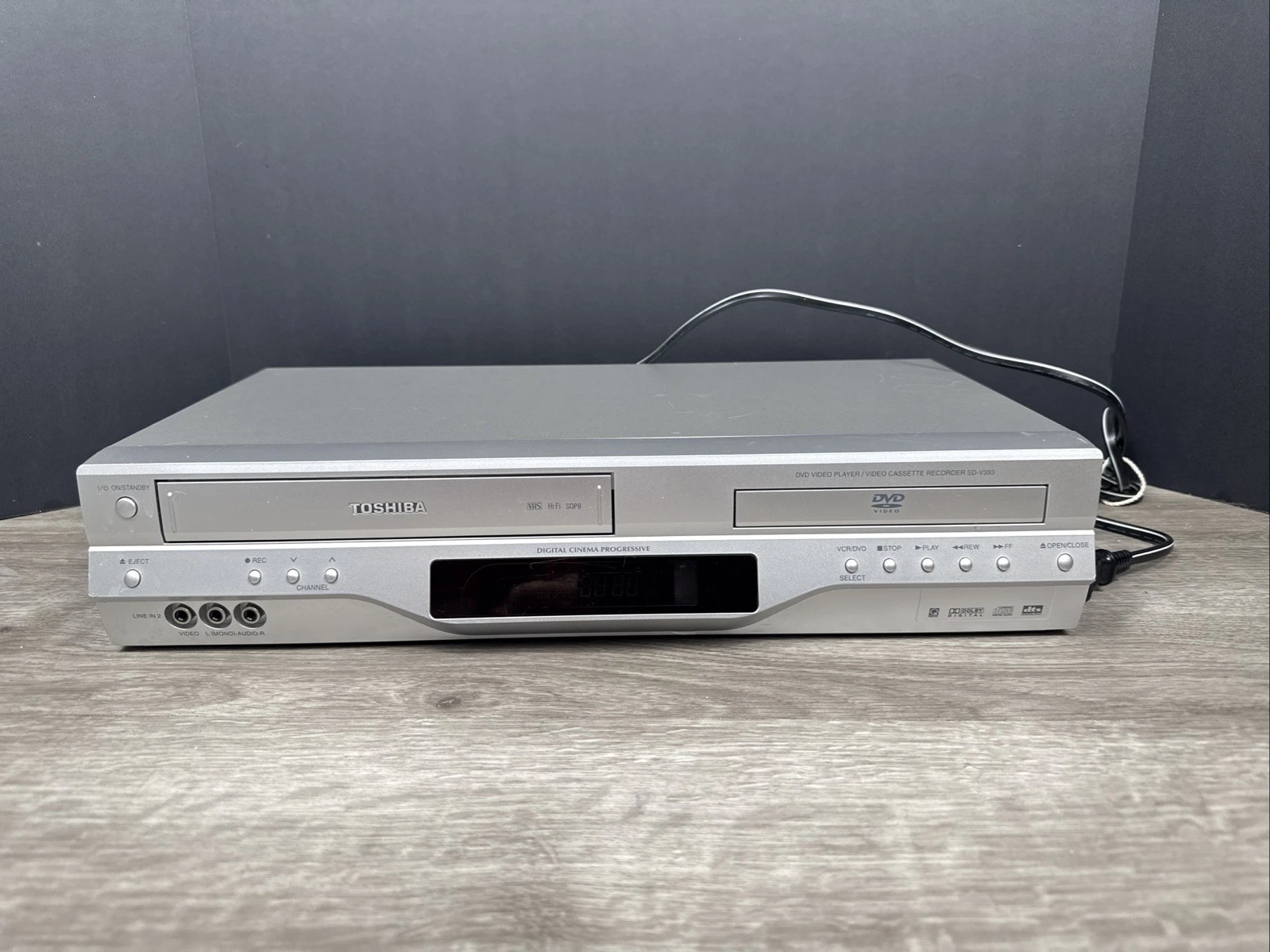 Toshiba SD-V393SU1 DVD VCR Player Combo Recorder No Remote Tested Works Great
