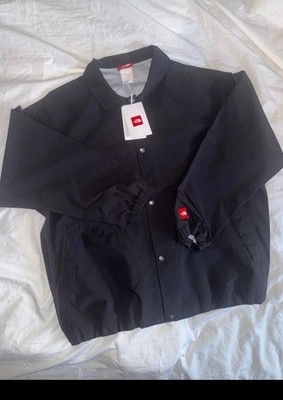 PREMIUM TNF waterproof coaches jacket, new with tags, modern streetwear fit. -