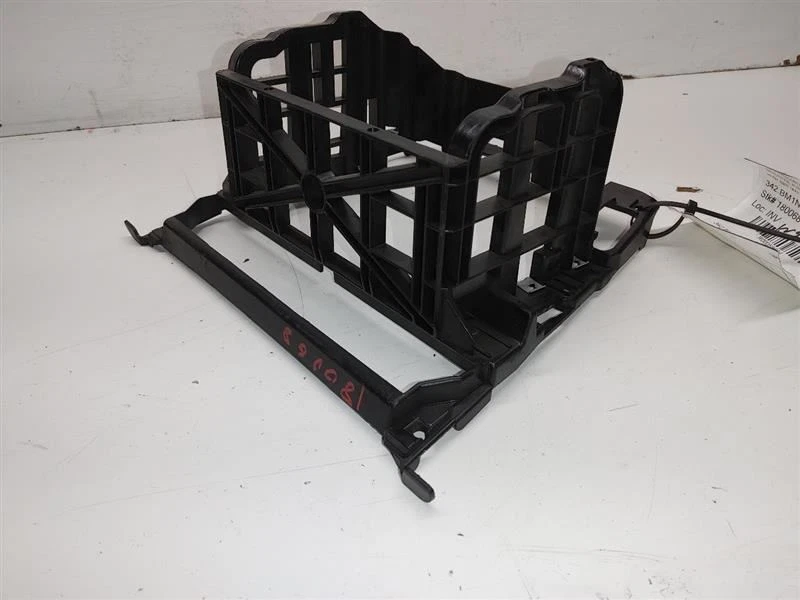 2008 BMW 550I center dash radio mounting bracket - Image 4 of 4