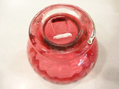 FENTON INTERNATIONAL GOLD RUBY HURRICANE VASE RIBBED JAR - Picture 4 of 6