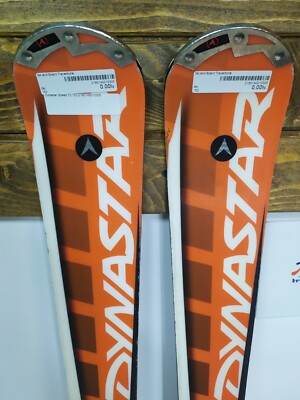 Plaisirs d'hiver ski neige sport skieur garçon ski extérieur oid