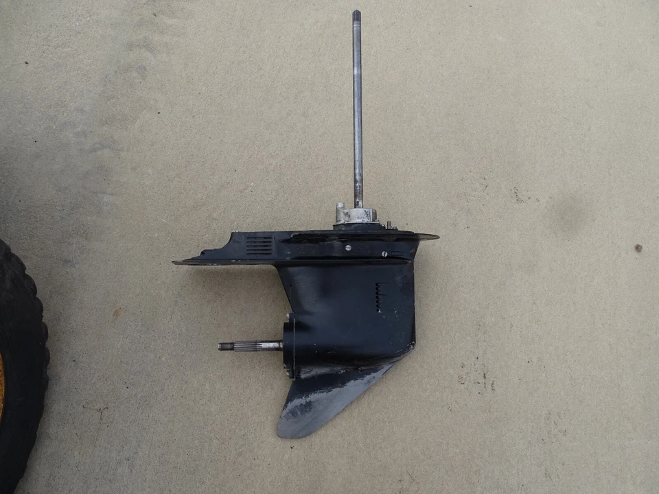 Mercury Mariner 2 Stroke 90 HP Lower Unit Gearcase 20" PN 9011J16 PARTS/REPAIR - Image 2 of 4