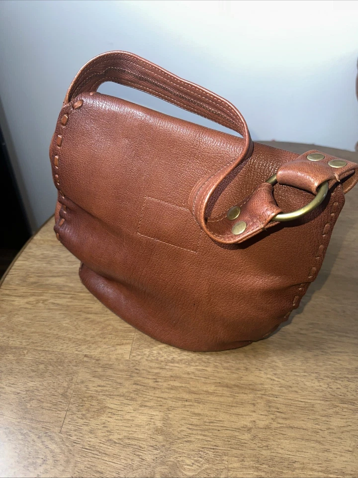 Bolso de montar con asa superior de cuero Lucky Brand anillo boho de latón coñac inspirado en la colección Foto 3 de 4