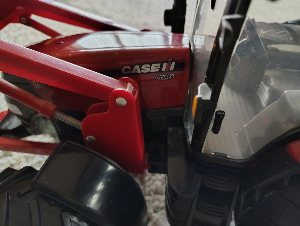 1/16 Big Farm Case IH Puma 195 Tractor with Loader By Ertl- Sku RR465 - Image 2 of 4