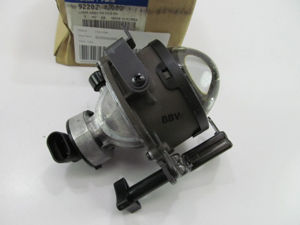 NUEVO - OEM 922024J000 luz antiniebla derecha para Hyundai Entourage 2007-2008 Foto 3 de 4