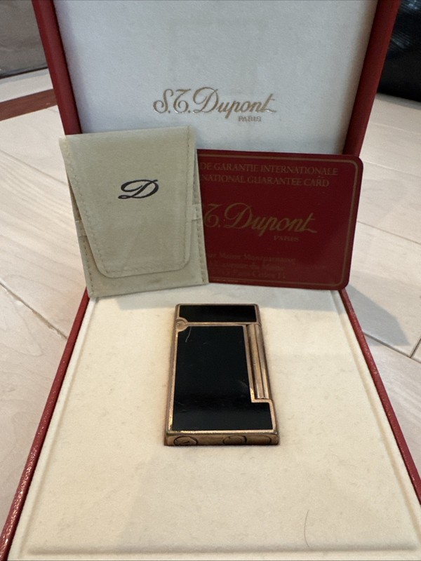 S.T Dupont Vintage Black  and Gold Lighter Heavy 24k Gold Great Condition 