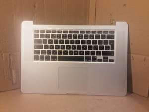 APPLE MACBOOK PRO A1398 TOPCASE HANDAUFLAGE TASTATUR TRACKPAD mit GUTEM AKKU