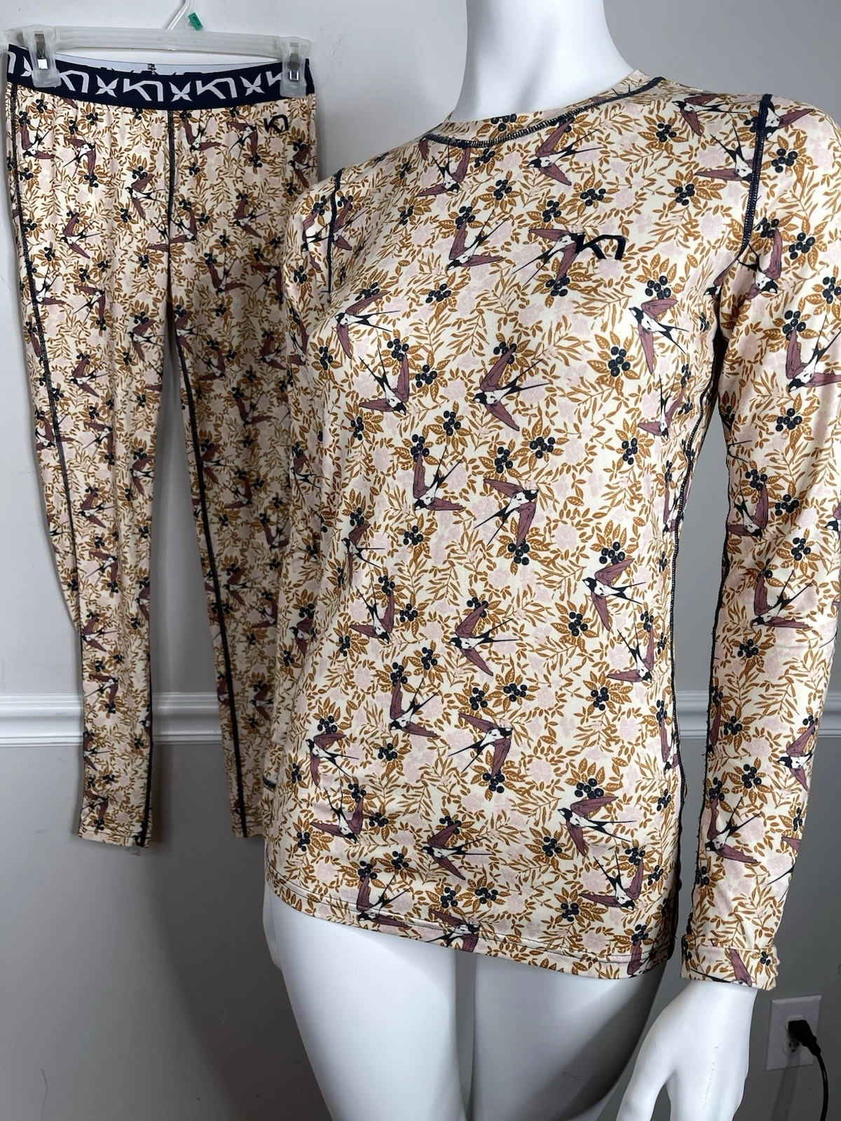 Kari Traa Women Fryd Long Sleeve Base Layer Top pants Small set Shirt Bird Print