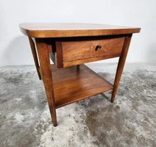 Mid Century Broyhill Sculptra Single End Table Nightstand