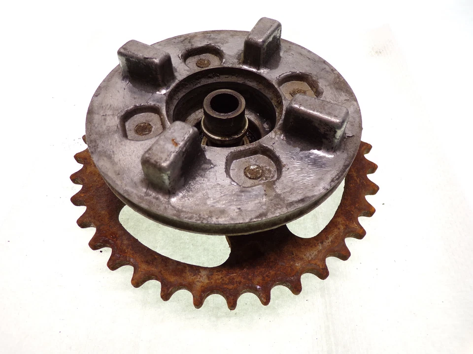 Honda C70 Passport 1983 usado OEM conjunto de piñón trasero envío rápido  Foto 3 de 4