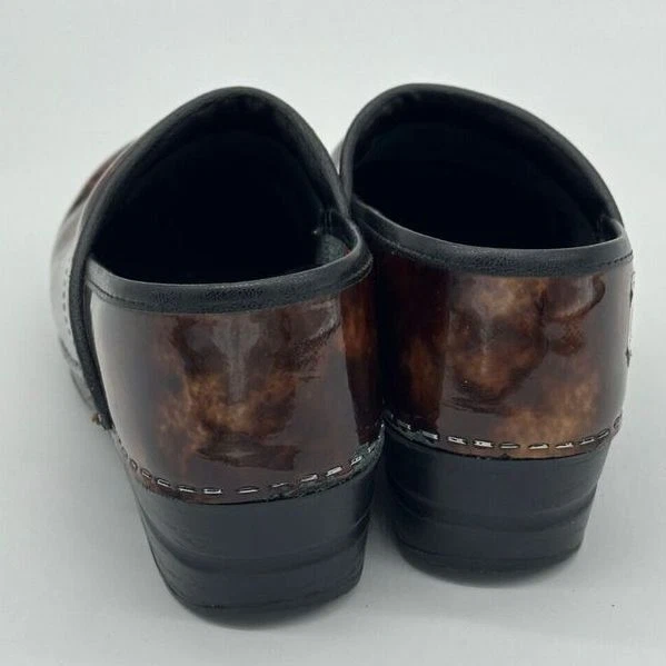 Sanita Shoes Womens 37 US 6 Brown Tortoise Pattern Patent Leather Clogs Slip On - Изображение 2 из 4