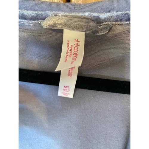 Xhilaration gray crushed velvet hooded robe size medium - Picture 7 of 8