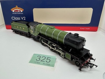 Bachmann OO 35-200 Class V2 2-6-2 4791 in LNER green UK