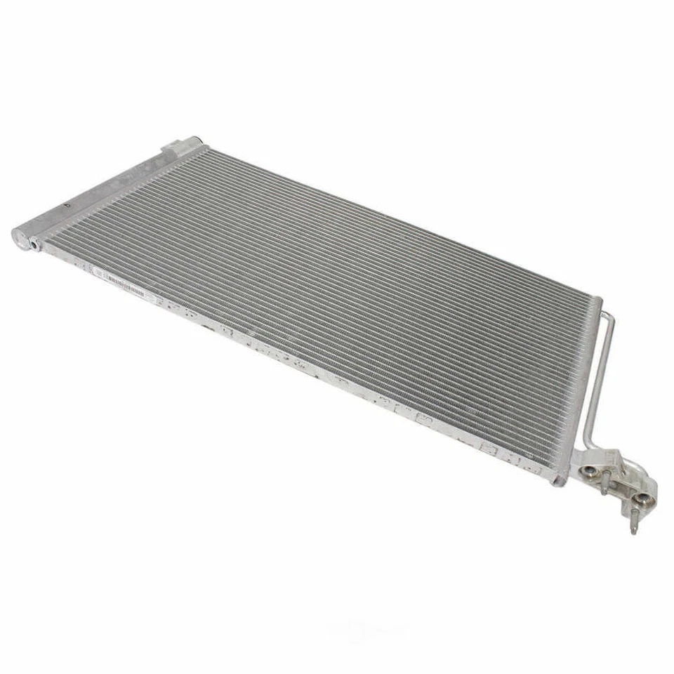 A/C Condenser Motorcraft YJ-623 fits 15-16 Ford Focus 2.0L-L4 - Изображение 2 из 3