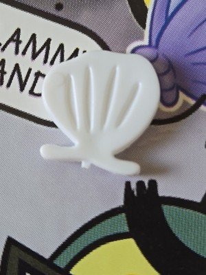 2007 Operation SpongeBob Clammy Hands Clam Shell Replacement Game Part Piece