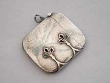 Arts & Crafts Hammered Silver Vesta Case. Heinrich Levinger, Birmingham, 1904.