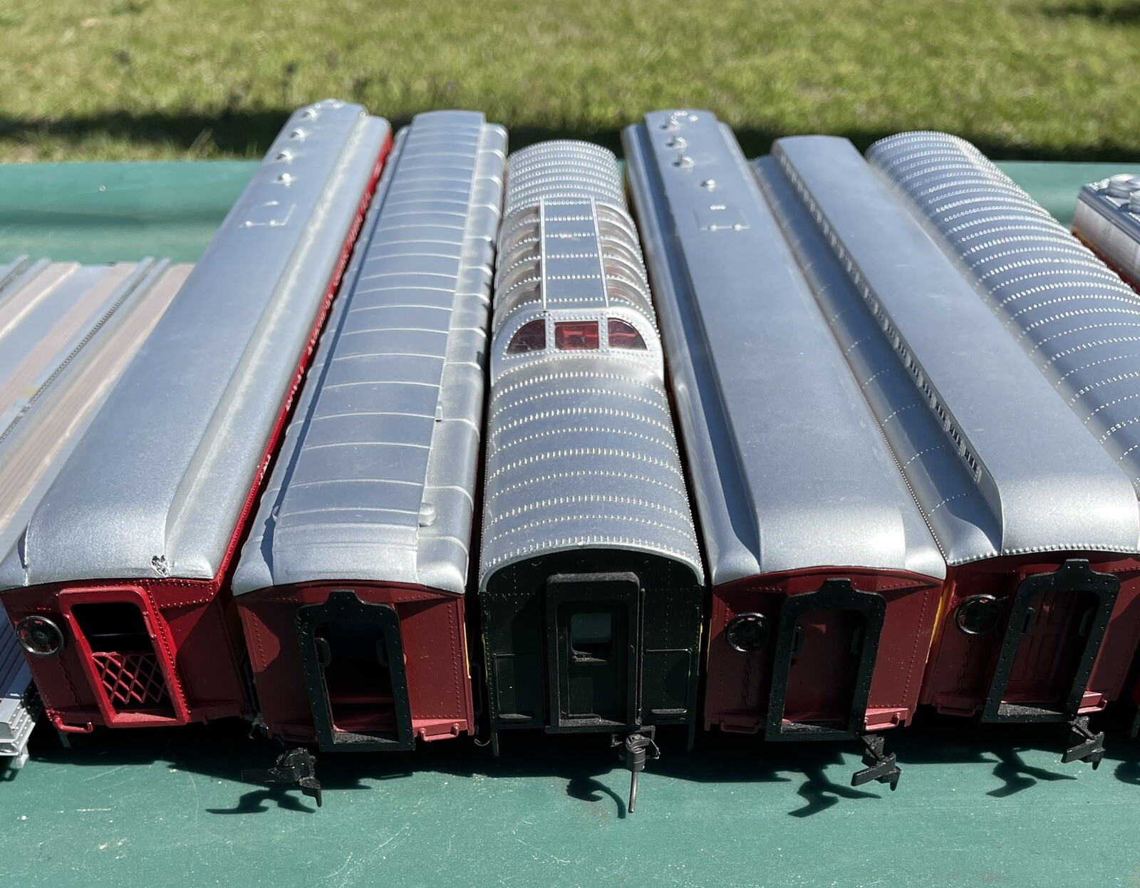 HO Scale Circus, Train Set 17 Cars & Looks Like an Atlas? eBay