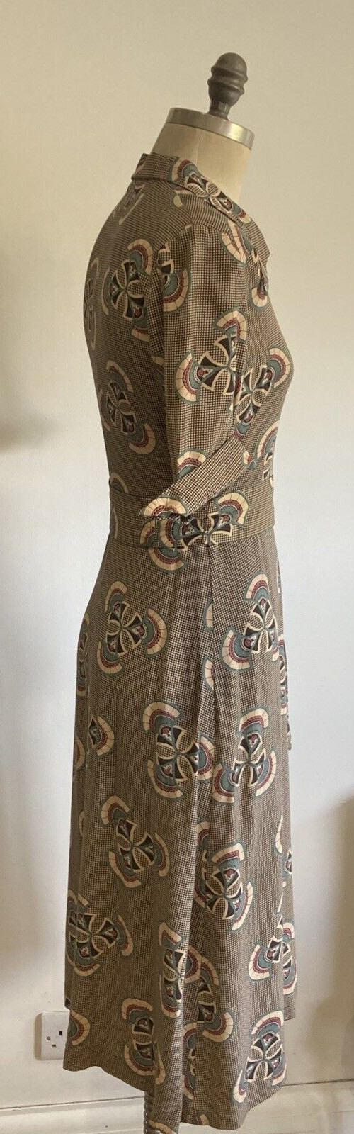 Rare Vintage Gingernut Dress, Circa 1973, Size 17" armpit to armpit 7