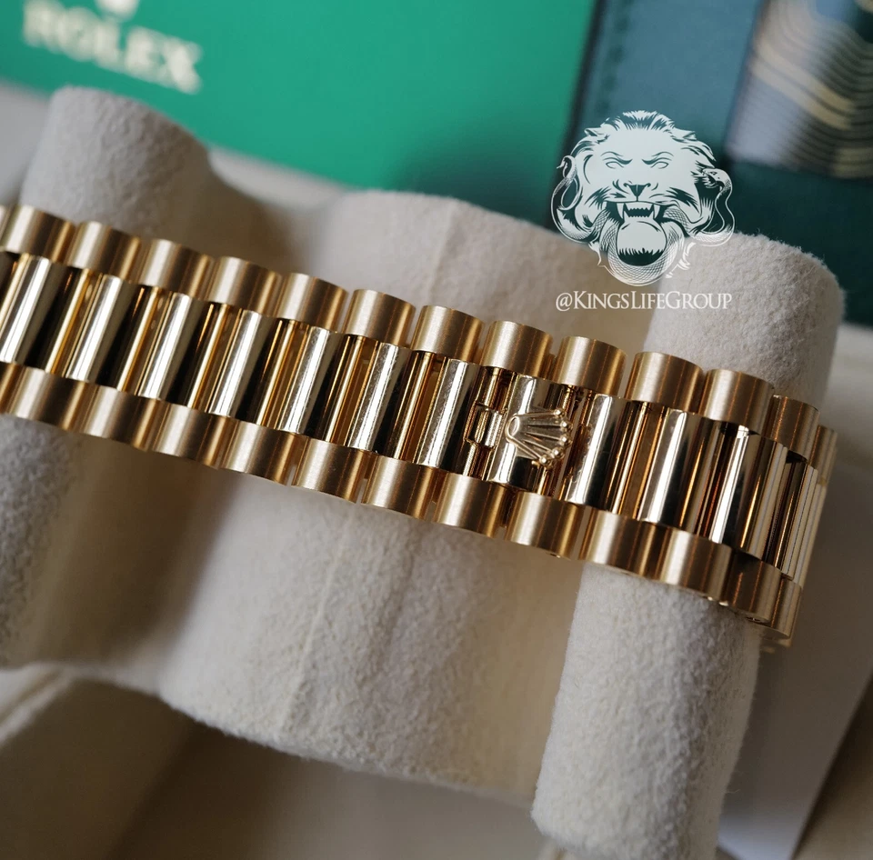 劳力士 40 毫米 Day Date 40 毫米 228398TBR BAGUETTE 表圈和铺面表盘 — 第 3/4 张图片