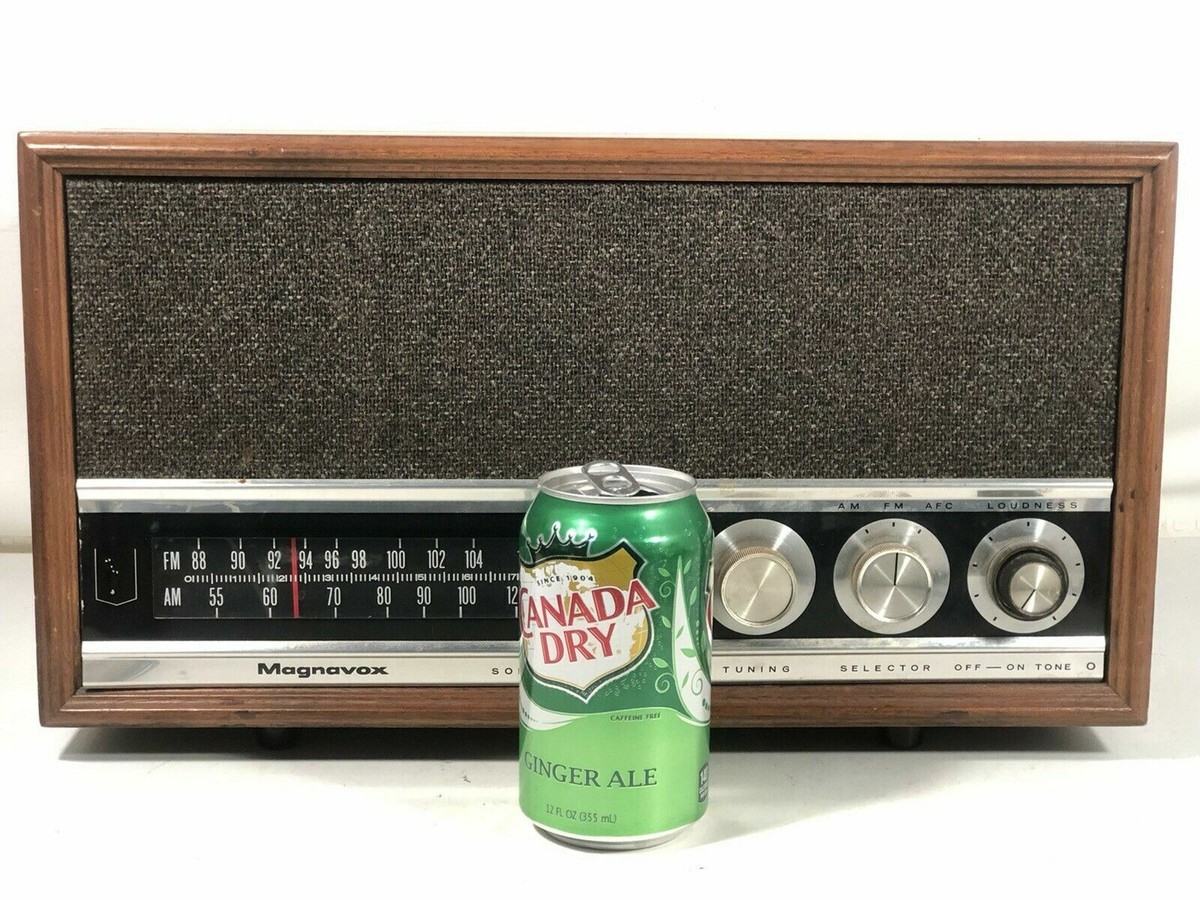 Vintage Magnavox Table Top AM FM 60s Model 1FM056 Radio Vintage Magnavox Table Top AM FM 60s Model 1FM056 Radio