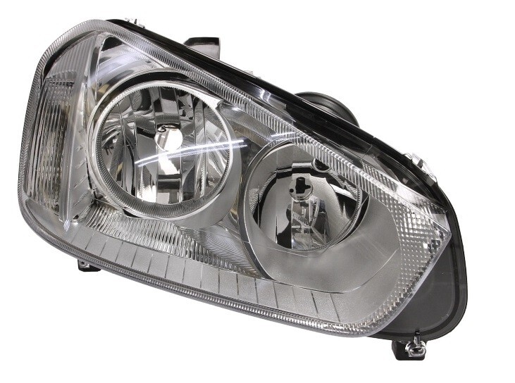 Réparer un phare cassé sur Ford C-Max grâce au bloc avant droit électrique H1 H7