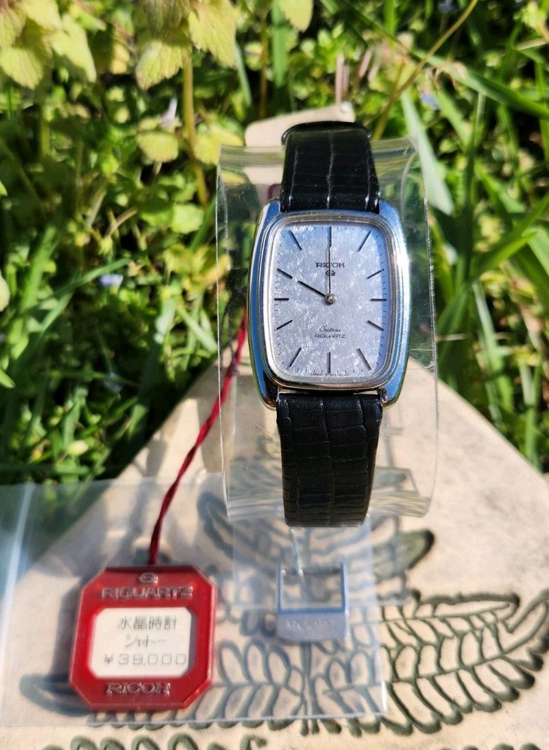 Vtg 1977 Ricoh Chateau Riquartz 27mm Men's Tank Watch 510 Movement