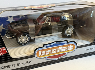 ERTL American Muscle 1963 Corvette Sting Ray Tuxedo Black 1:18 Split Window NIB