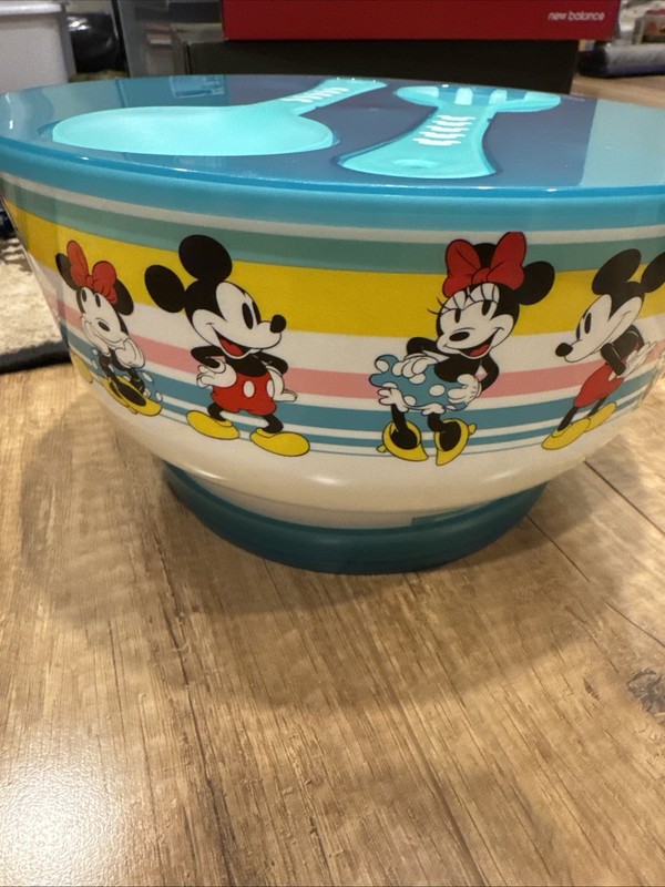 Mickey and Minnie Disney Eats Salad Bowl Set New HTF