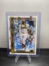 Fernando Tatis Jr 2025 Topps Holiday Baseball H170 Image Variation Lights SP