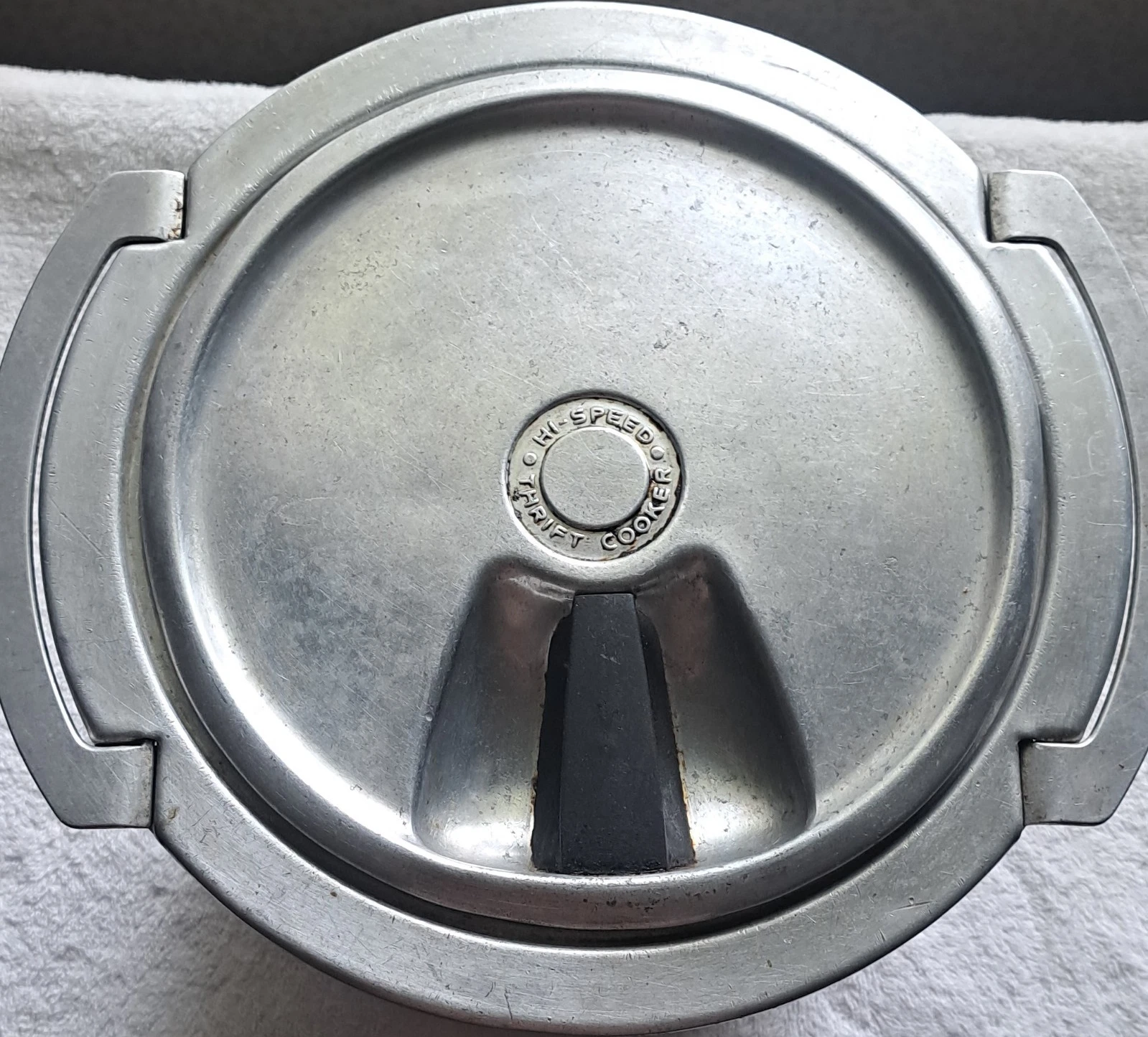 Wear-Ever Classic 8 Qt Aluminum Stockpot w/ Lid, Double Handles, 8 in Dia