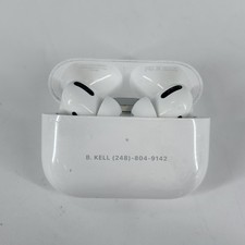 AirPods Pro 2nd Gen. Lightning White w/ Charging Case - Good w/ Engraved