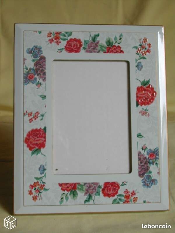 Ancien cadre photo laqué de Victorian Rose pour figer vos plus précieux souvenirs d'enfance