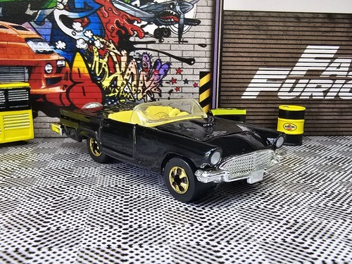 Rare Hot Wheels Black 57 Ford THUNDERBIRD FAO Schwarz Gold Series T-Bird 1996